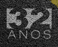 32 ANOS